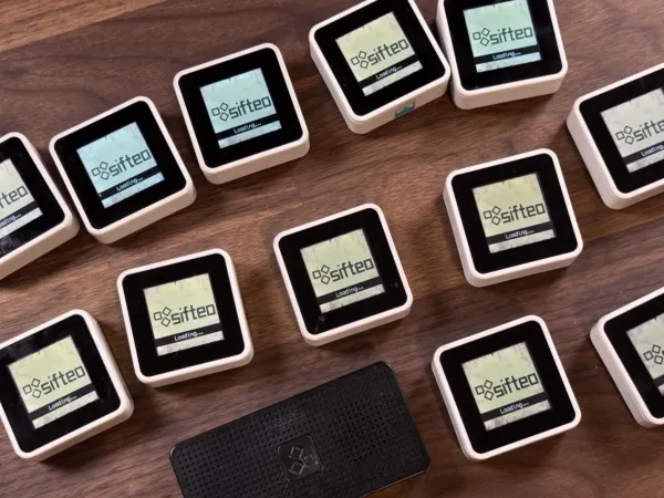What Happens When You Play Sifteo with 12 cubes